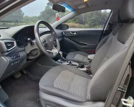 Чорний Хендай Ioniq, об'ємом двигуна 1.58 л та пробігом 150 тис. км за 14200 $, фото 5 на Automoto.ua
