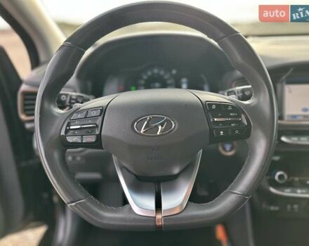 Черный Хендай Ioniq, объемом двигателя 0 л и пробегом 122 тыс. км за 11999 $, фото 60 на Automoto.ua