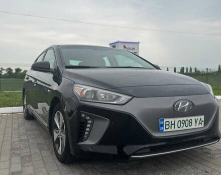 Черный Хендай Ioniq, объемом двигателя 0 л и пробегом 166 тыс. км за 12000 $, фото 4 на Automoto.ua