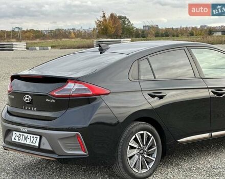 Черный Хендай Ioniq, объемом двигателя 0 л и пробегом 122 тыс. км за 11999 $, фото 18 на Automoto.ua