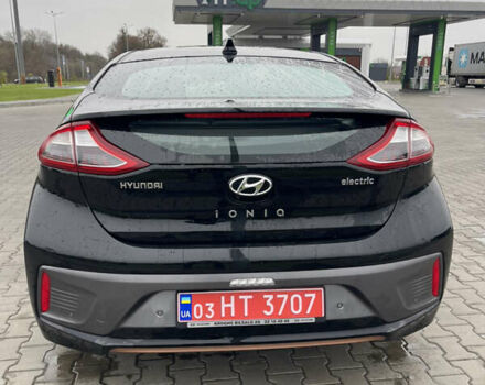 Черный Хендай Ioniq, объемом двигателя 0 л и пробегом 113 тыс. км за 13300 $, фото 4 на Automoto.ua
