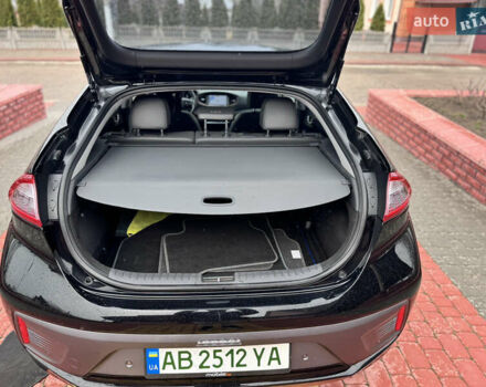 Черный Хендай Ioniq, объемом двигателя 0 л и пробегом 150 тыс. км за 12800 $, фото 30 на Automoto.ua