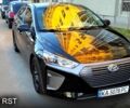 Черный Хендай Ioniq, объемом двигателя 1.6 л и пробегом 250 тыс. км за 11750 $, фото 1 на Automoto.ua