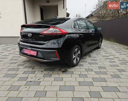 Черный Хендай Ioniq, объемом двигателя 0 л и пробегом 141 тыс. км за 11999 $, фото 6 на Automoto.ua