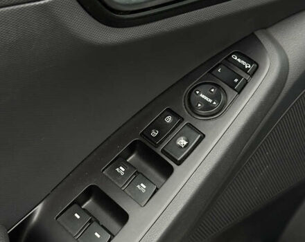 Черный Хендай Ioniq, объемом двигателя 0 л и пробегом 134 тыс. км за 13200 $, фото 13 на Automoto.ua