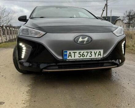 Черный Хендай Ioniq, объемом двигателя 0 л и пробегом 93 тыс. км за 12200 $, фото 3 на Automoto.ua