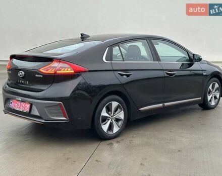 Черный Хендай Ioniq, объемом двигателя 0 л и пробегом 137 тыс. км за 12499 $, фото 4 на Automoto.ua