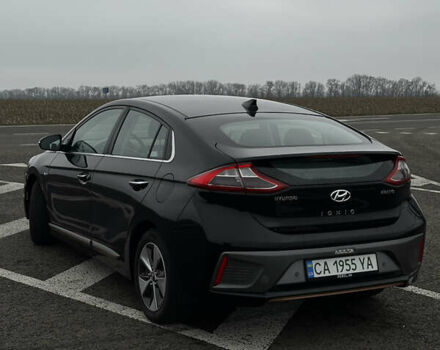 Черный Хендай Ioniq, объемом двигателя 0 л и пробегом 134 тыс. км за 13200 $, фото 5 на Automoto.ua