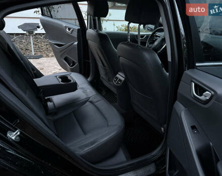 Черный Хендай Ioniq, объемом двигателя 0 л и пробегом 145 тыс. км за 12499 $, фото 82 на Automoto.ua