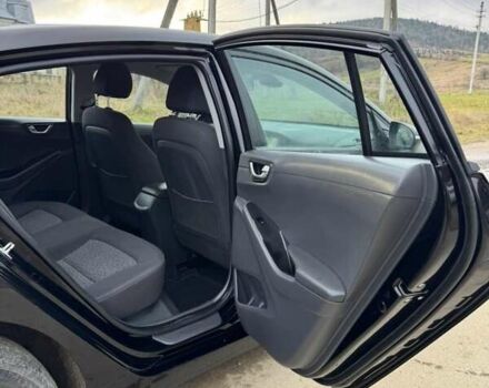 Черный Хендай Ioniq, объемом двигателя 0 л и пробегом 93 тыс. км за 12200 $, фото 18 на Automoto.ua