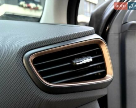 Черный Хендай Ioniq, объемом двигателя 0 л и пробегом 91 тыс. км за 12800 $, фото 71 на Automoto.ua