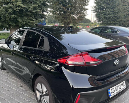 Черный Хендай Ioniq, объемом двигателя 1.58 л и пробегом 165 тыс. км за 15000 $, фото 17 на Automoto.ua