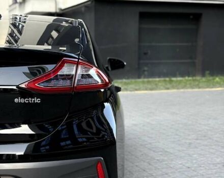 Черный Хендай Ioniq, объемом двигателя 0 л и пробегом 91 тыс. км за 12800 $, фото 23 на Automoto.ua