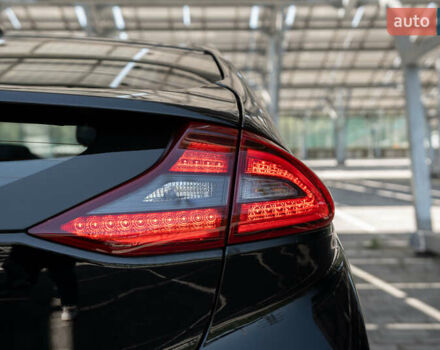 Чорний Хендай Ioniq, об'ємом двигуна 1.58 л та пробігом 53 тис. км за 15850 $, фото 4 на Automoto.ua