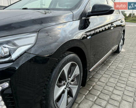 Черный Хендай Ioniq, объемом двигателя 0 л и пробегом 145 тыс. км за 12499 $, фото 26 на Automoto.ua