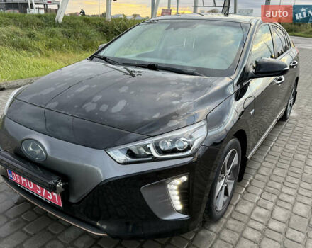 Черный Хендай Ioniq, объемом двигателя 0 л и пробегом 145 тыс. км за 12499 $, фото 2 на Automoto.ua