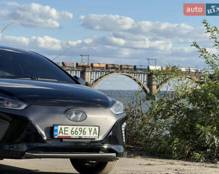 Черный Хендай Ioniq, объемом двигателя 0 л и пробегом 129 тыс. км за 13200 $, фото 15 на Automoto.ua