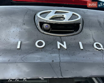 Черный Хендай Ioniq, объемом двигателя 0 л и пробегом 145 тыс. км за 12499 $, фото 62 на Automoto.ua