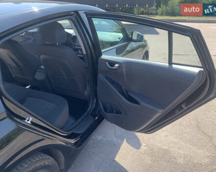 Черный Хендай Ioniq, объемом двигателя 0 л и пробегом 85 тыс. км за 11900 $, фото 10 на Automoto.ua