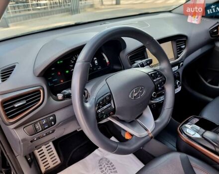 Хендай Ioniq 2018 у Вінниці на Automoto.ua Чорний Хендай Ioniq, об'ємом двигуна 0 л та пробігом 100 тис. км за 13999 $, фото 57 на Automoto.ua
