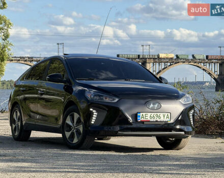 Черный Хендай Ioniq, объемом двигателя 0 л и пробегом 129 тыс. км за 13200 $, фото 20 на Automoto.ua