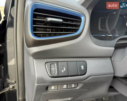 Черный Хендай Ioniq, объемом двигателя 1.6 л и пробегом 77 тыс. км за 15750 $, фото 54 на Automoto.ua