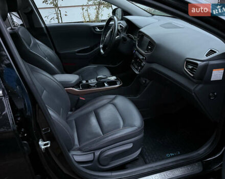 Черный Хендай Ioniq, объемом двигателя 0 л и пробегом 145 тыс. км за 12499 $, фото 85 на Automoto.ua