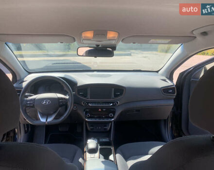 Черный Хендай Ioniq, объемом двигателя 0 л и пробегом 85 тыс. км за 11900 $, фото 18 на Automoto.ua
