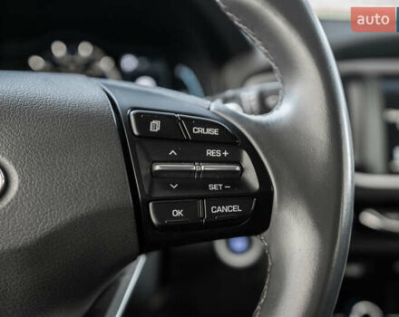 Чорний Хендай Ioniq, об'ємом двигуна 1.58 л та пробігом 53 тис. км за 15850 $, фото 57 на Automoto.ua