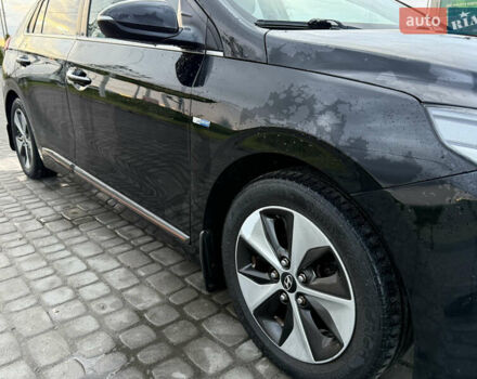 Черный Хендай Ioniq, объемом двигателя 0 л и пробегом 145 тыс. км за 12499 $, фото 30 на Automoto.ua