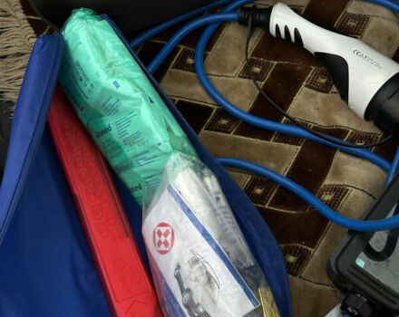 Черный Хендай Ioniq, объемом двигателя 0 л и пробегом 134 тыс. км за 13200 $, фото 56 на Automoto.ua