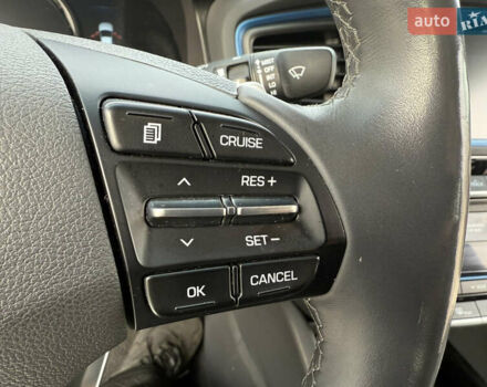 Черный Хендай Ioniq, объемом двигателя 1.6 л и пробегом 77 тыс. км за 15750 $, фото 51 на Automoto.ua