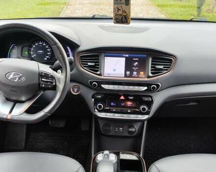 Черный Хендай Ioniq, объемом двигателя 0 л и пробегом 96 тыс. км за 13750 $, фото 27 на Automoto.ua