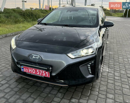 Черный Хендай Ioniq, объемом двигателя 0 л и пробегом 145 тыс. км за 12499 $, фото 13 на Automoto.ua