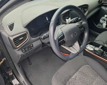 Чорний Хендай Ioniq, об'ємом двигуна 0 л та пробігом 113 тис. км за 10900 $, фото 9 на Automoto.ua