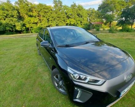 Черный Хендай Ioniq, объемом двигателя 0 л и пробегом 142 тыс. км за 13500 $, фото 8 на Automoto.ua