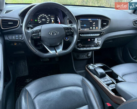 Черный Хендай Ioniq, объемом двигателя 0 л и пробегом 145 тыс. км за 12499 $, фото 32 на Automoto.ua