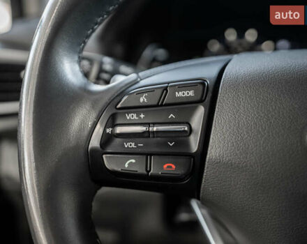 Чорний Хендай Ioniq, об'ємом двигуна 1.58 л та пробігом 53 тис. км за 15850 $, фото 58 на Automoto.ua