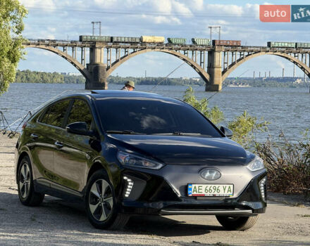 Черный Хендай Ioniq, объемом двигателя 0 л и пробегом 129 тыс. км за 13200 $, фото 19 на Automoto.ua