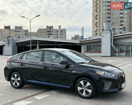 Черный Хендай Ioniq, объемом двигателя 1.6 л и пробегом 77 тыс. км за 15900 $, фото 17 на Automoto.ua