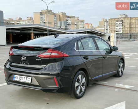 Черный Хендай Ioniq, объемом двигателя 1.6 л и пробегом 77 тыс. км за 15900 $, фото 19 на Automoto.ua