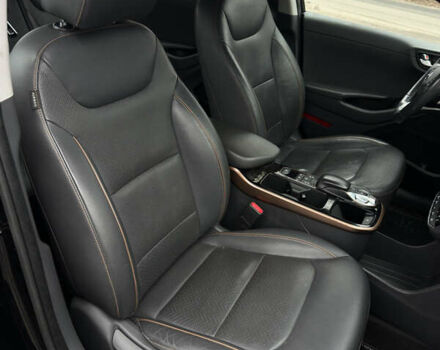 Черный Хендай Ioniq, объемом двигателя 0 л и пробегом 134 тыс. км за 13200 $, фото 32 на Automoto.ua