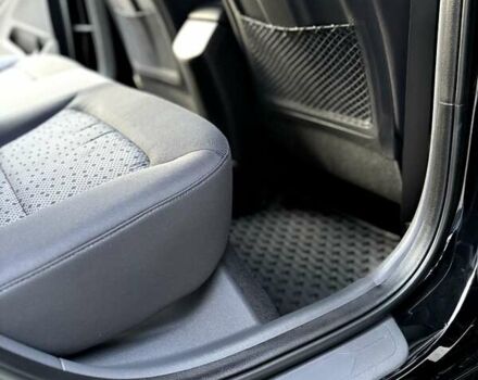 Черный Хендай Ioniq, объемом двигателя 0 л и пробегом 91 тыс. км за 12800 $, фото 76 на Automoto.ua