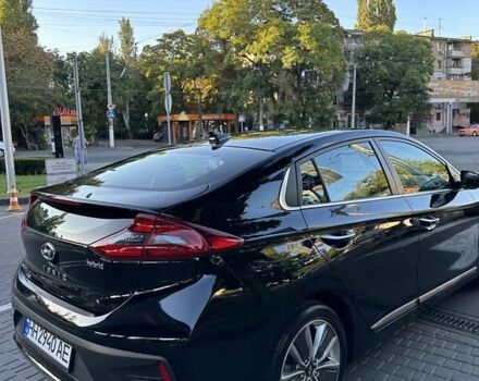 Чорний Хендай Ioniq, об'ємом двигуна 1.6 л та пробігом 71 тис. км за 18500 $, фото 6 на Automoto.ua