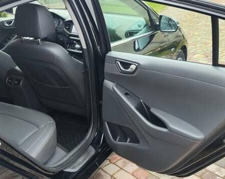 Черный Хендай Ioniq, объемом двигателя 0 л и пробегом 96 тыс. км за 13750 $, фото 15 на Automoto.ua