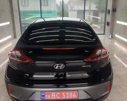 Черный Хендай Ioniq, объемом двигателя 0 л и пробегом 73 тыс. км за 12999 $, фото 3 на Automoto.ua