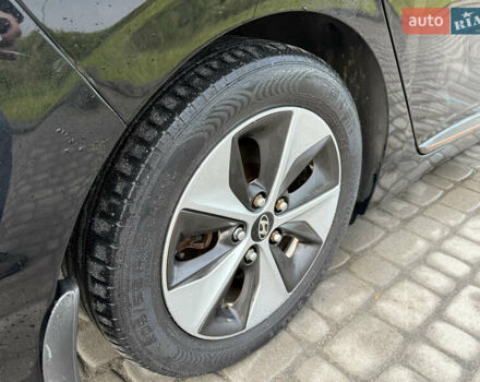 Черный Хендай Ioniq, объемом двигателя 0 л и пробегом 145 тыс. км за 12499 $, фото 65 на Automoto.ua