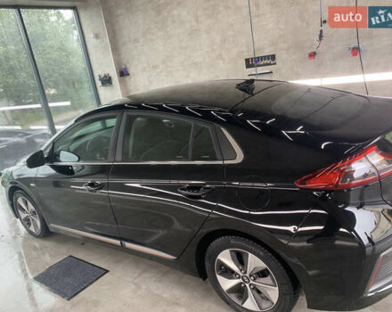 Черный Хендай Ioniq, объемом двигателя 0 л и пробегом 73 тыс. км за 12999 $, фото 5 на Automoto.ua