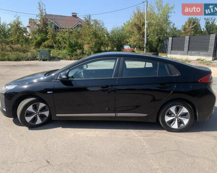 Черный Хендай Ioniq, объемом двигателя 0 л и пробегом 85 тыс. км за 11900 $, фото 7 на Automoto.ua