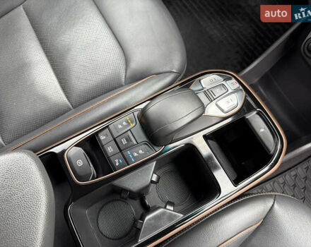 Черный Хендай Ioniq, объемом двигателя 0 л и пробегом 100 тыс. км за 14200 $, фото 30 на Automoto.ua